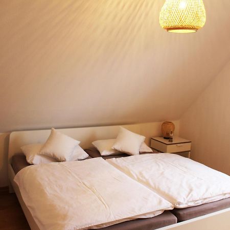 Schmuck Un Fien - Gemuetliches Urlaubszuhause Mit 2 Schlafzimmern Im Wunderschoenen Ortsteil Dorf Fuer Familien- Freunde- Und Paarurlaub Apartment Sankt Peter-Ording Exterior photo